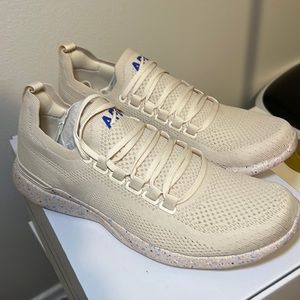 APL Techloom Breeze in Beach/Cobalt/Speckle size 8.5